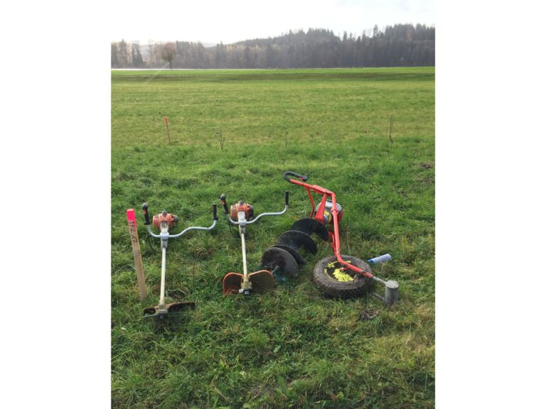 Foto_5_Werkzeug_Vorbohren_Pflanzung